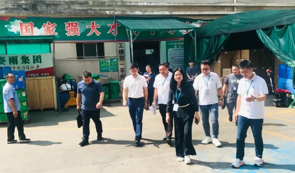 Secretary Wang Xu and his delegation from Yanluo Street, Bao'an District, Shenzhen visited Zhongyu Group for inspection and guidance on work